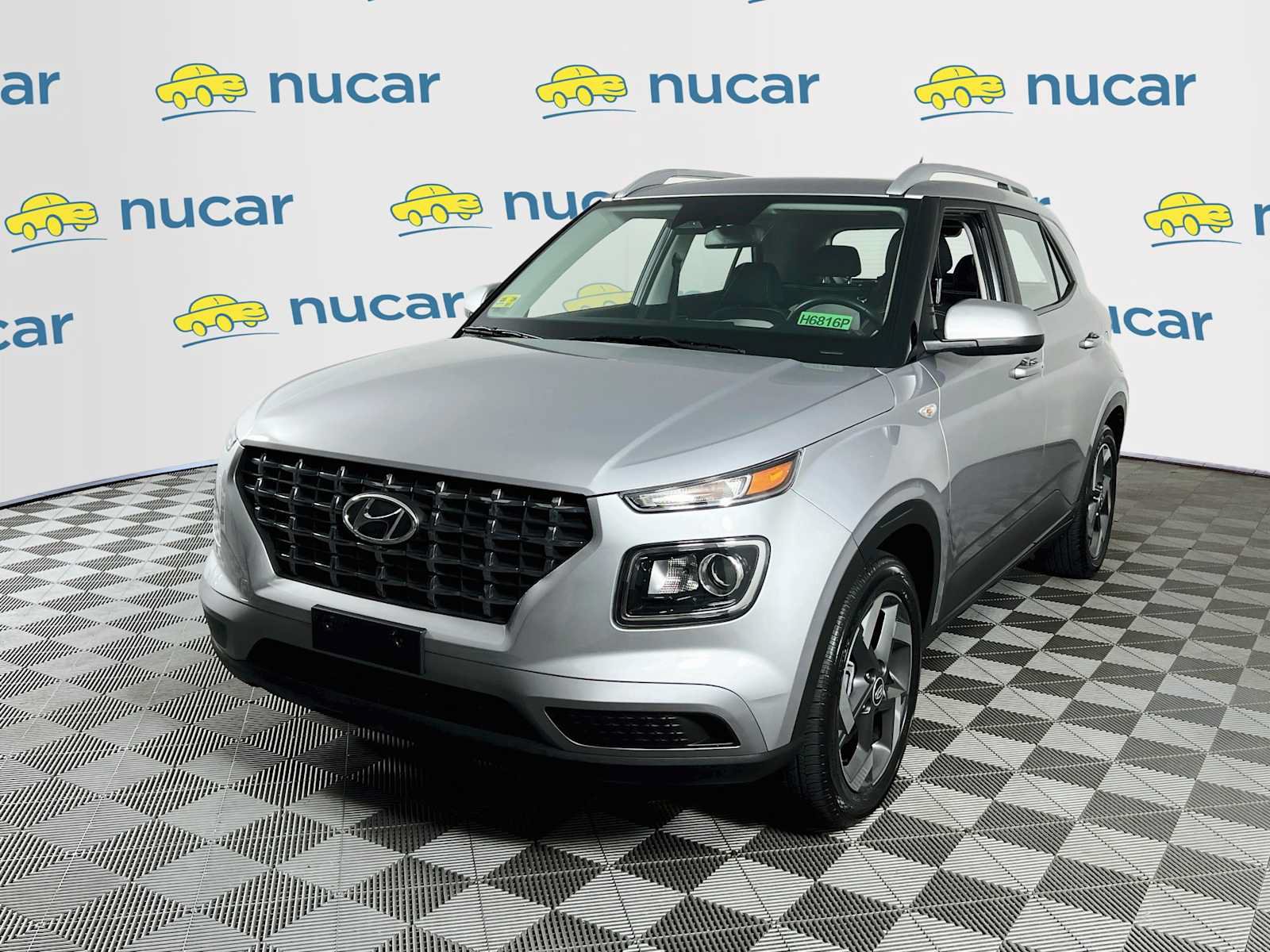 Certified 2025 Hyundai Venue FWD image 3