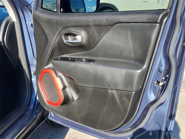 Used 2022 Jeep Renegade Trailhawk image 19