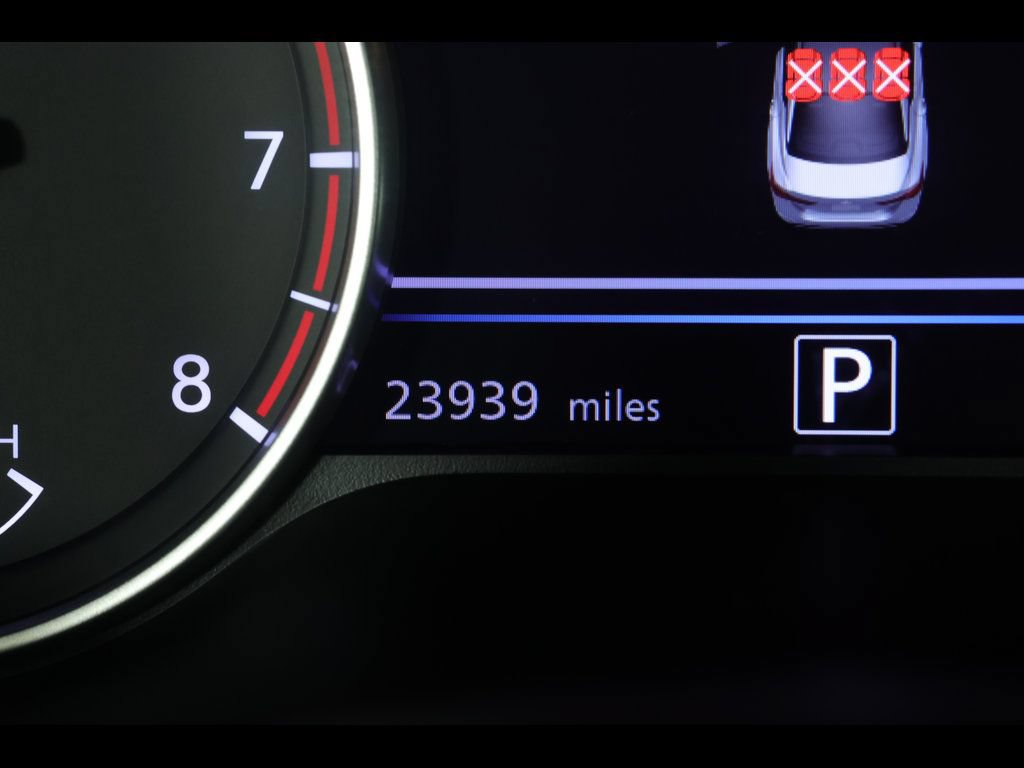Used 2025 Nissan Sentra SR w/ Midnight Edition FWD image 12
