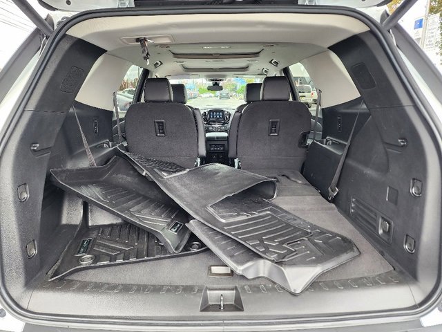 Used 2021 Chevrolet Traverse RS w/ LPO, Floor Liner Package image 17