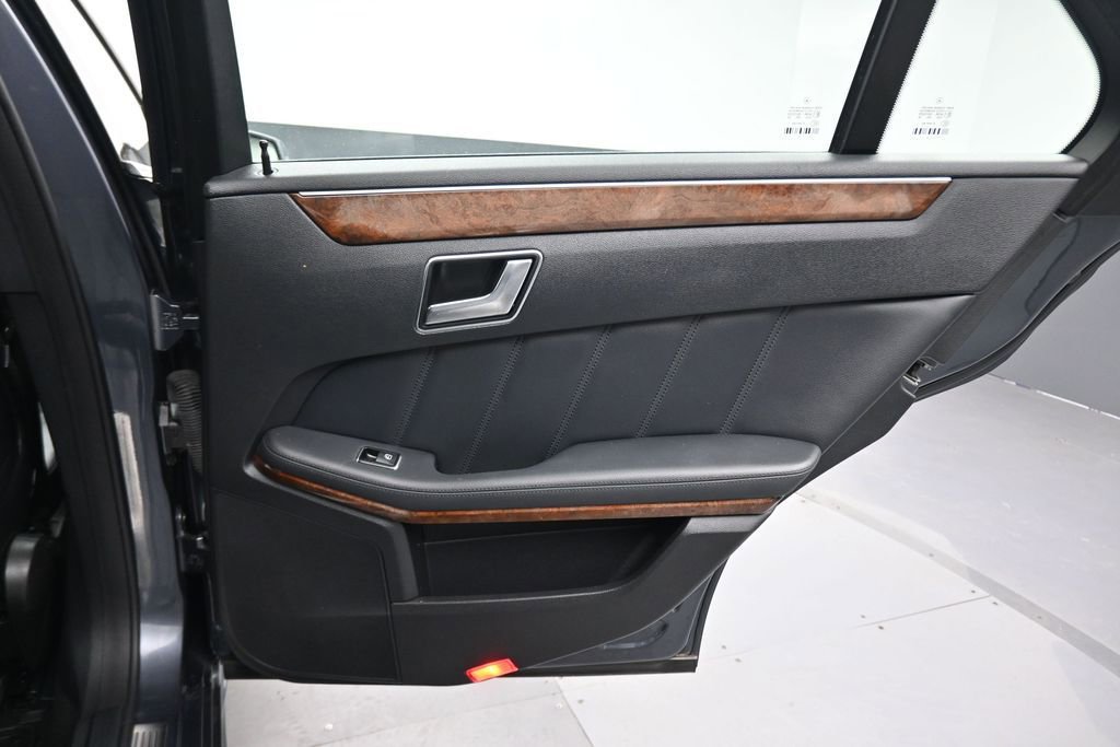 Used 2012 Mercedes-Benz E 350 4MATIC Sedan image 32