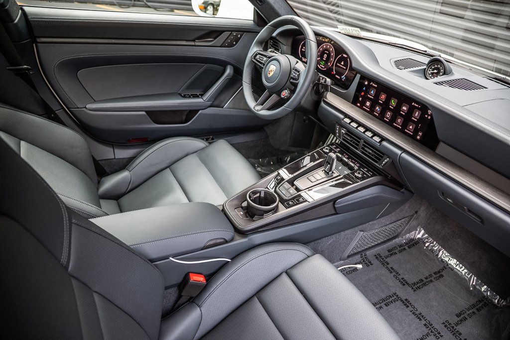 Certified 2025 Porsche 911 Carrera GTS image 15