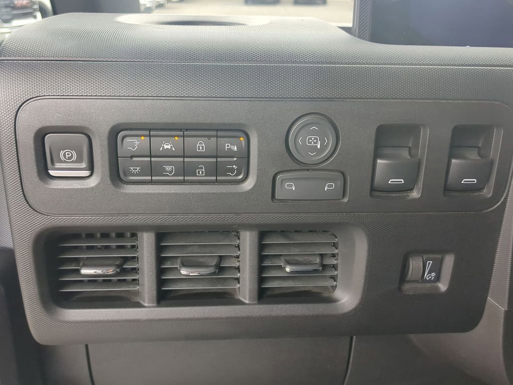 Used 2023 Chevrolet Brightdrop 600 w/ Active Safety Package 2 AWD/4WD image 20