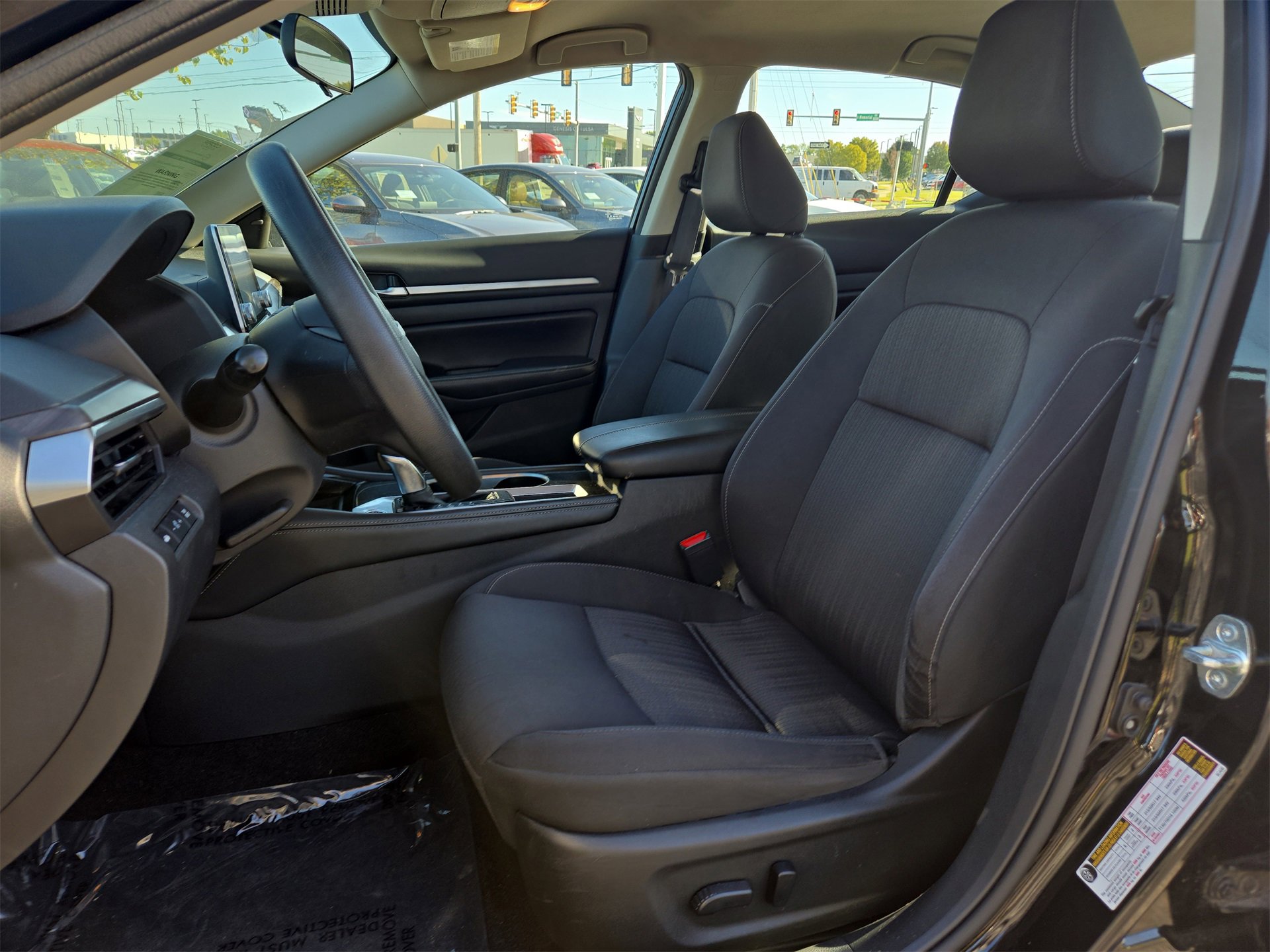 Used 2023 Nissan Altima 2.5 SV image 10