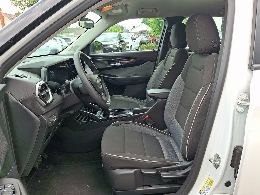 Certified 2024 Chevrolet TrailBlazer LS FWD image 13