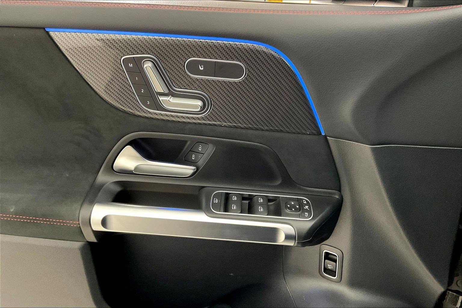 Certified 2024 Mercedes-Benz GLB 250 image 39