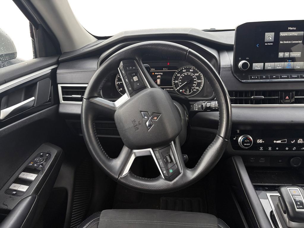 Used 2024 Mitsubishi Outlander SE image 12