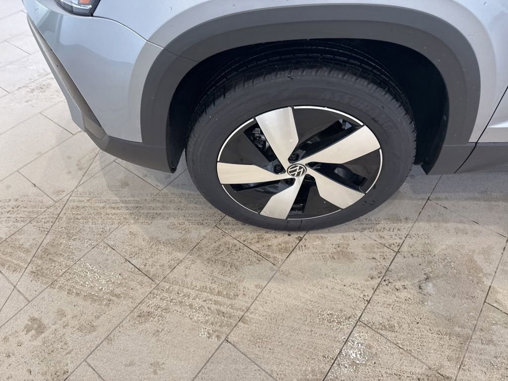 New 2026 Volkswagen Taos S image 9