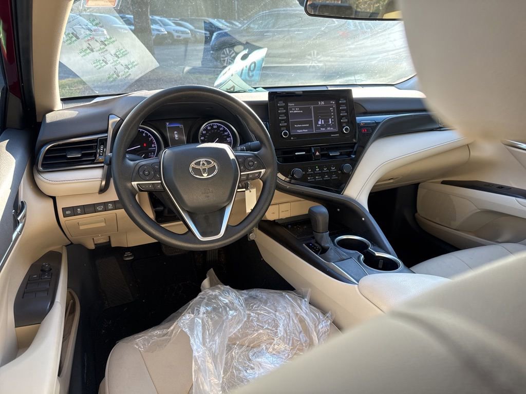 Used 2021 Toyota Camry LE image 2