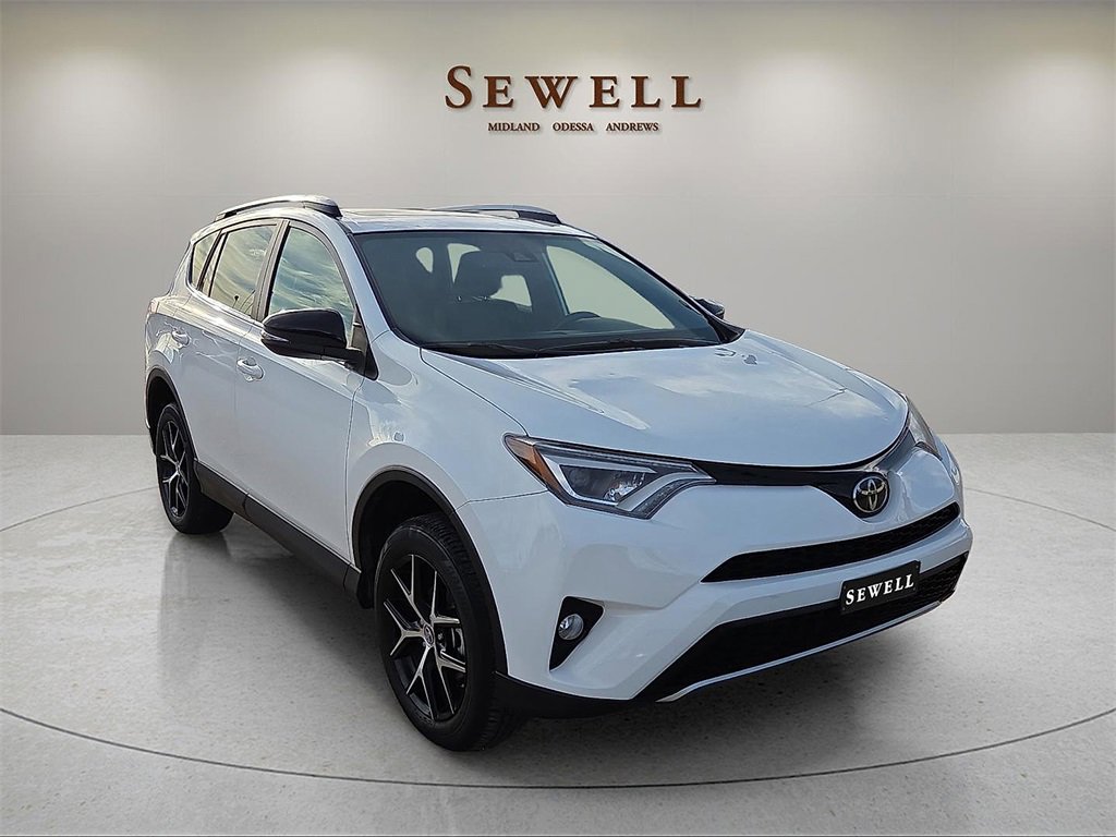 Used 2018 Toyota RAV4 SE image 7