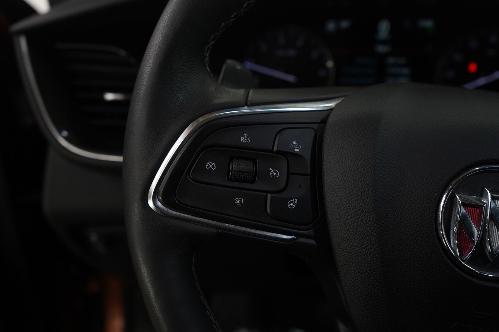 Used 2021 Buick Envision Essence image 18