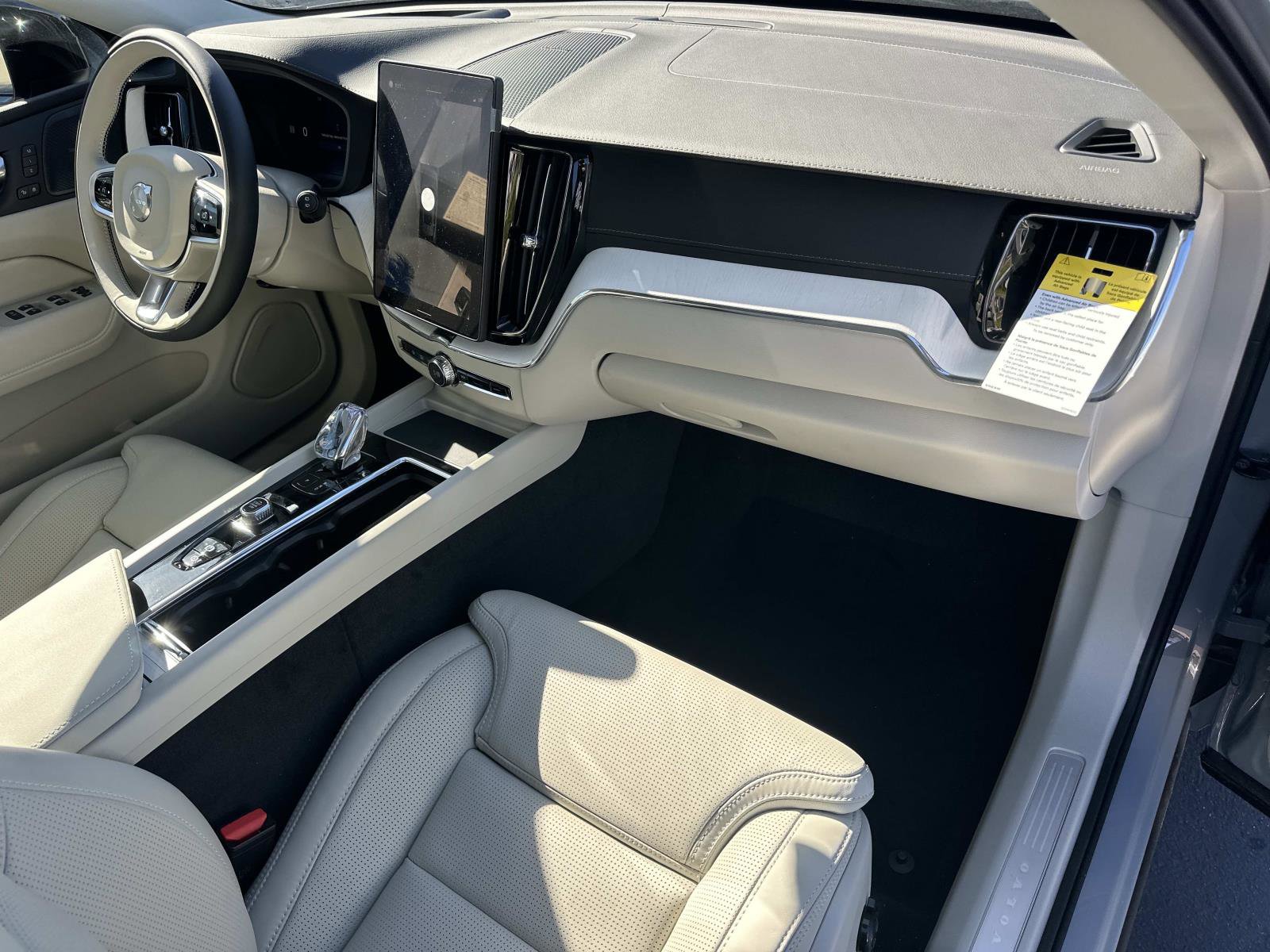 New 2026 Volvo XC60 B5 Ultra w/ Climate Package AWD/4WD image 21