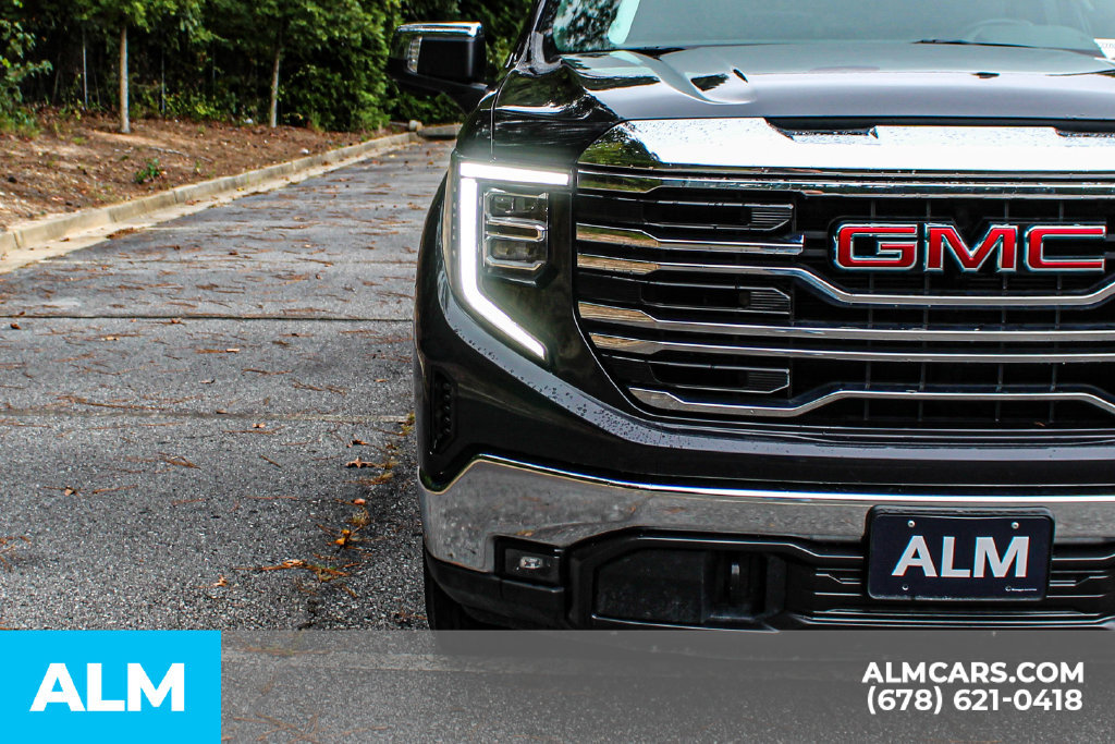 Used 2025 GMC Sierra 1500 SLT RWD image 10