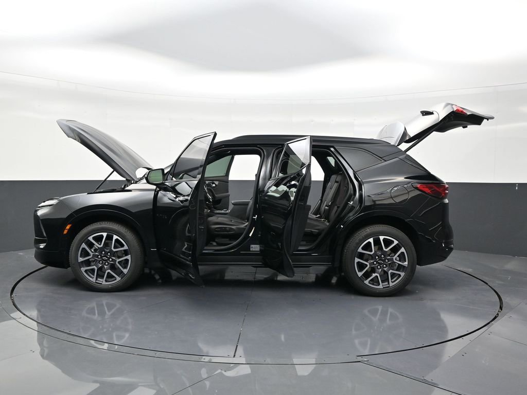 Used 2023 Chevrolet Blazer RS w/ Enhanced Convenience Package FWD image 31