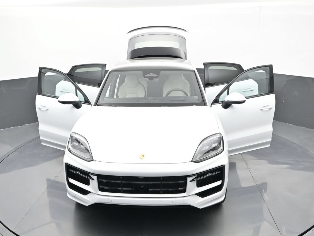 New 2026 Porsche Cayenne E-Hybrid Coupe AWD/4WD image 32