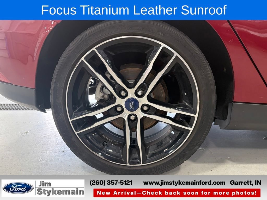 Used 2017 Ford Focus Titanium w/ Titanium Technology Package FWD image 8