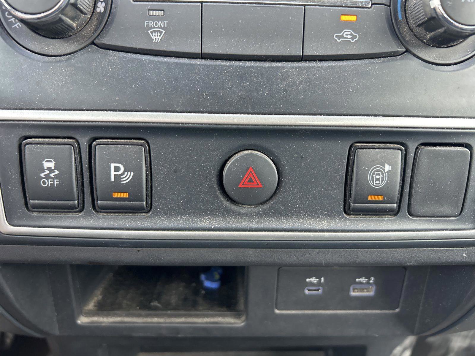 Used 2022 Nissan Titan S image 29