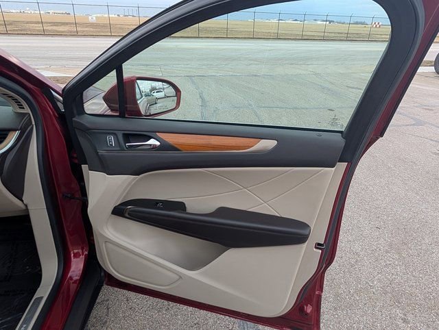 Used 2018 Lincoln MKC Select w/ Lincoln MKC Climate Package image 5