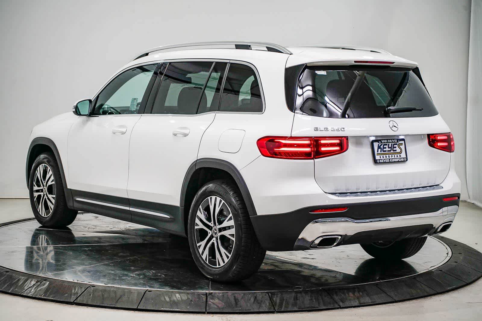 Certified 2026 Mercedes-Benz GLB 250 image 2