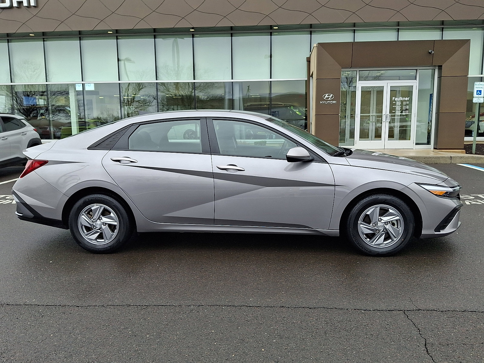 Certified 2024 Hyundai Elantra SE image 7