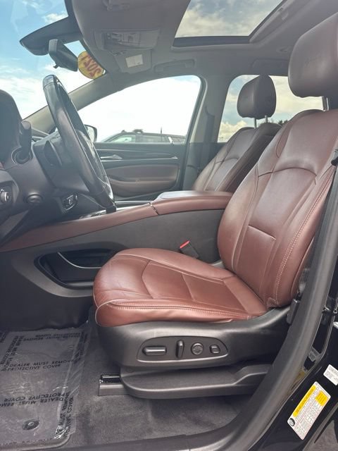 Used 2021 Buick Enclave Avenir w/ Avenir Technology Package AWD/4WD image 39