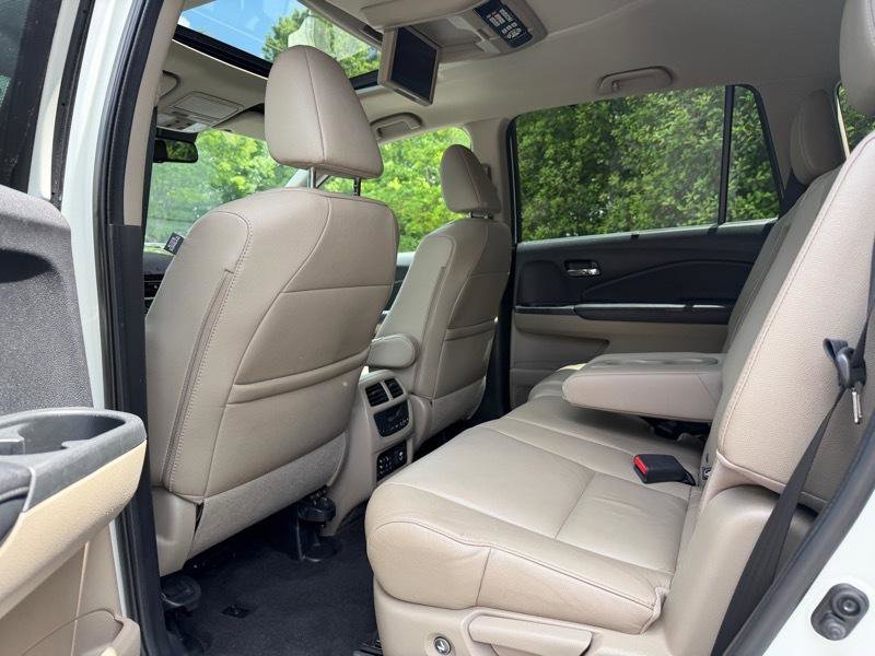 Used 2016 Honda Pilot Touring image 29