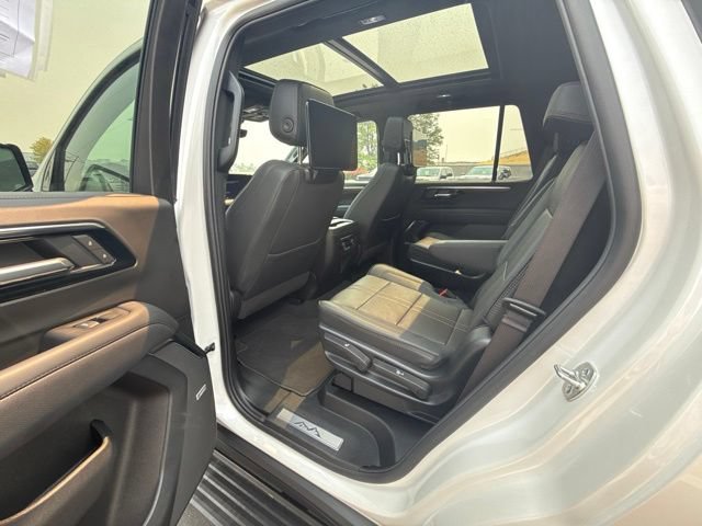 Used 2025 Chevrolet Tahoe High Country AWD/4WD image 10