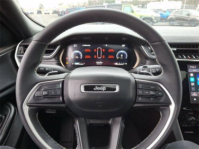 Used 2023 Jeep Grand Cherokee L Laredo image 20