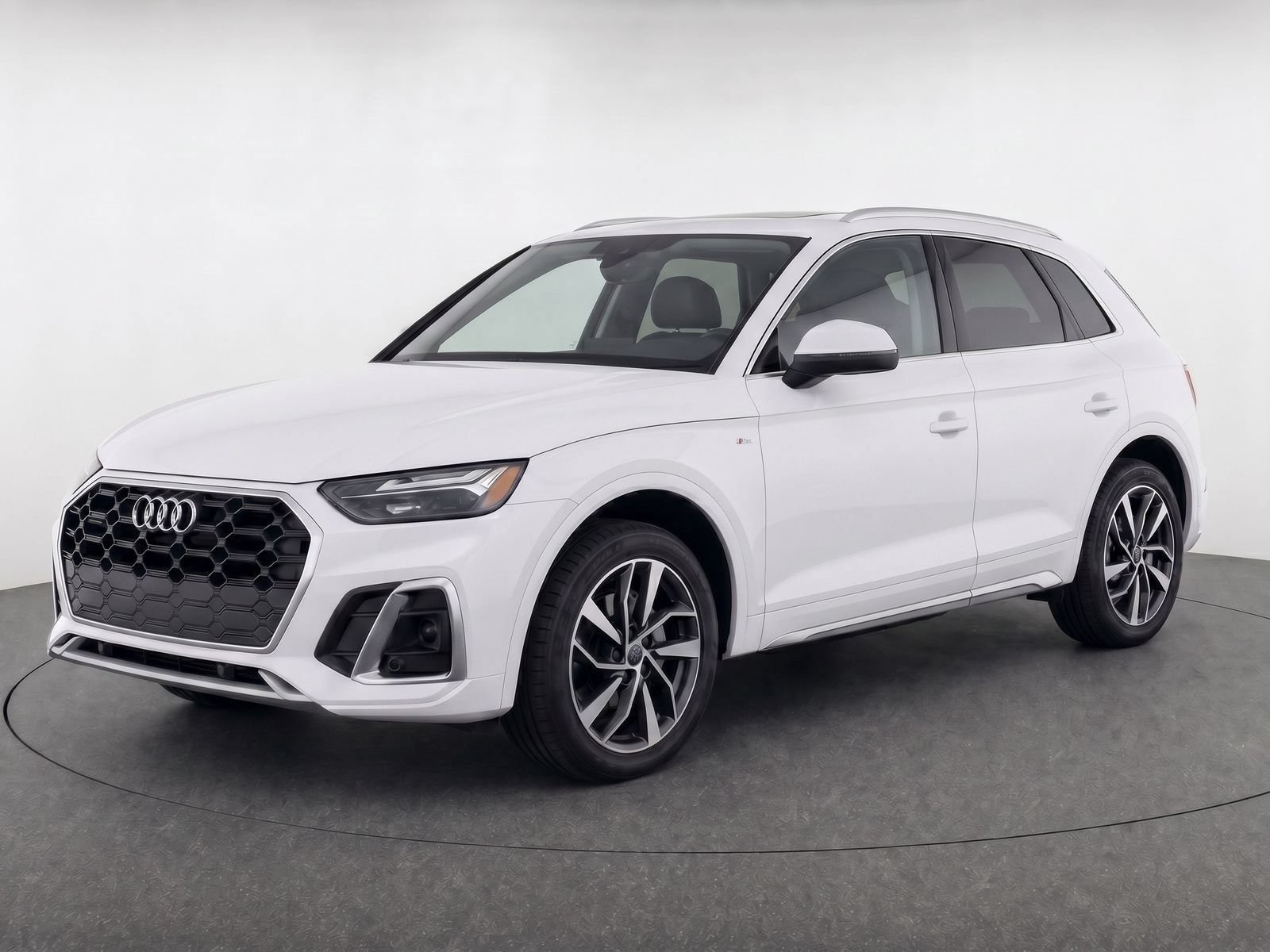Certified 2023 Audi Q5 2.0T Premium Plus w/ Premium Plus Package AWD/4WD image 2