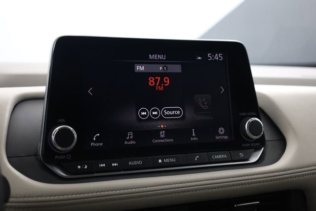 Used 2025 Nissan Rogue SV image 17