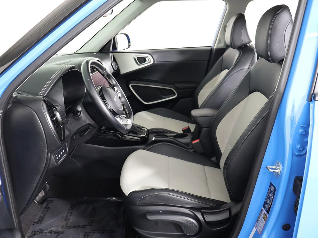 Used 2023 Kia Soul GT-Line FWD image 29