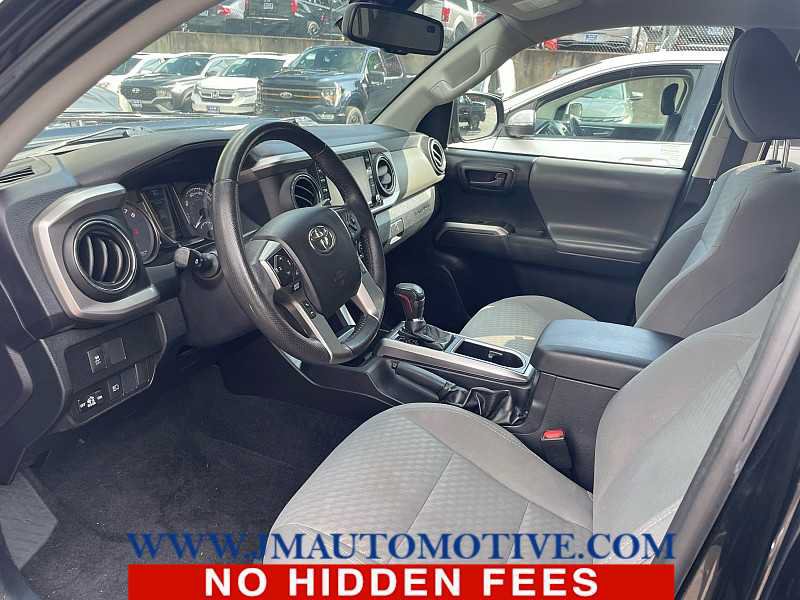 Used 2021 Toyota Tacoma SR5 AWD/4WD image 2