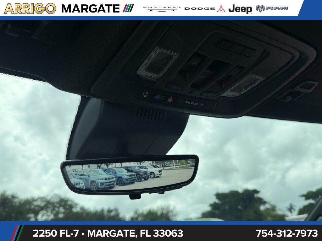 Used 2025 Chevrolet Silverado 1500 High Country w/ High Country Premium Package AWD/4WD image 29