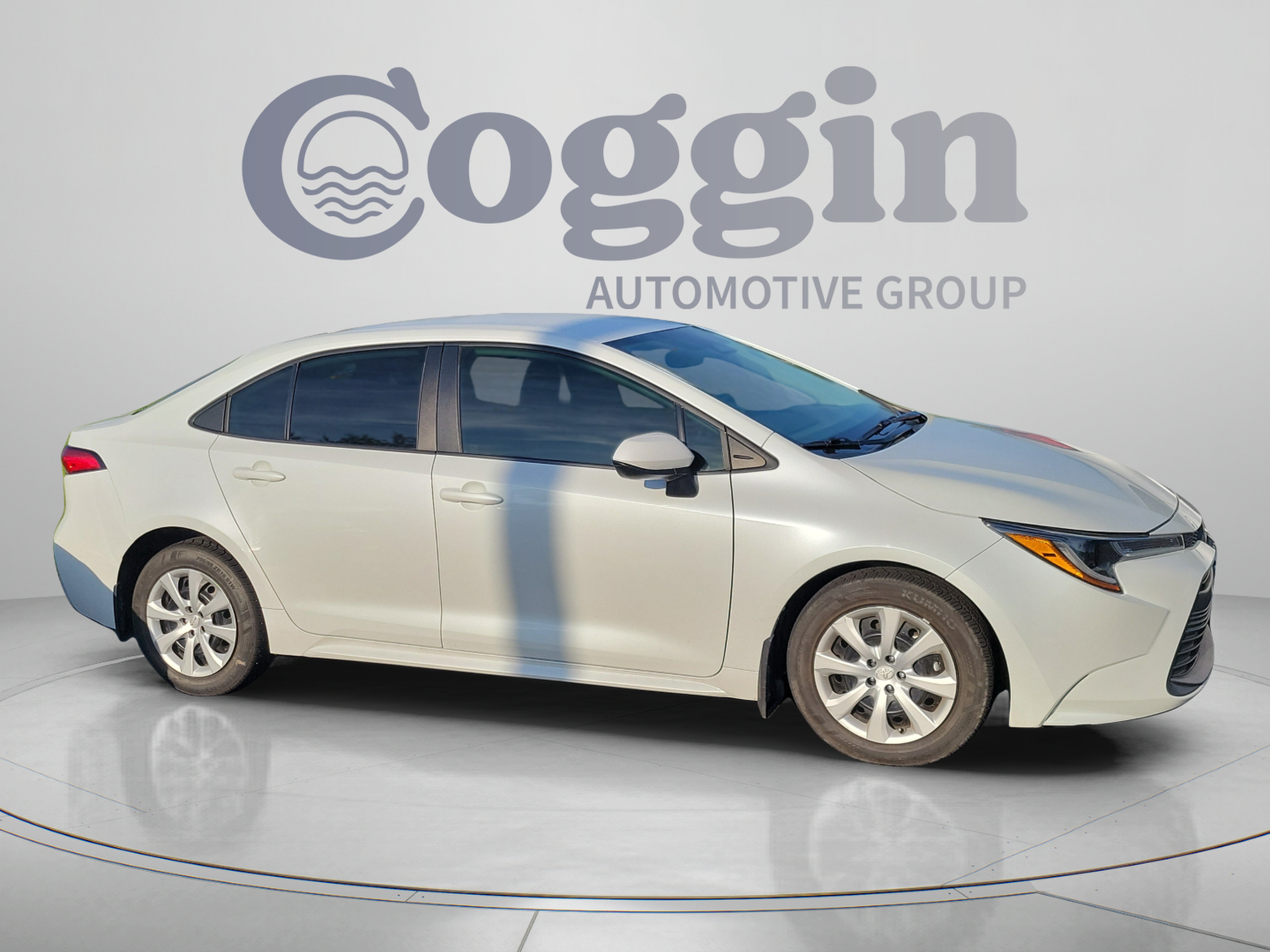 Used 2024 Toyota Corolla LE FWD image 8
