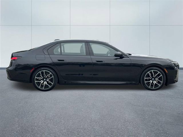 Used 2026 BMW 740i xDrive image 5