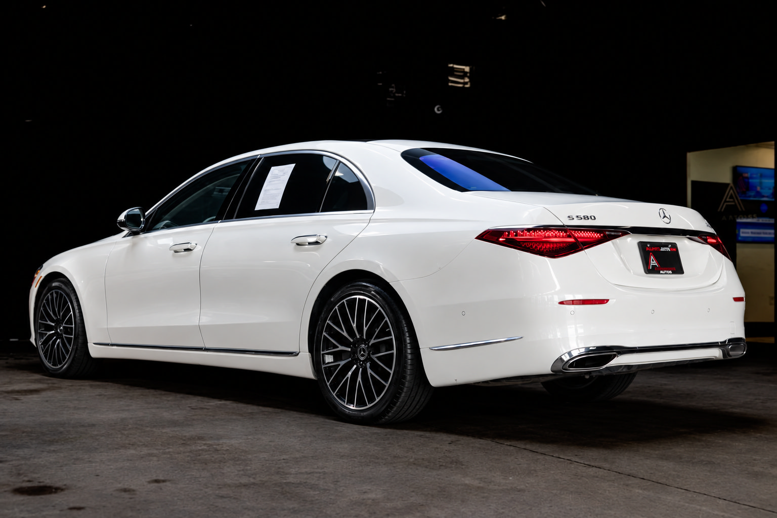 Used 2022 Mercedes-Benz S 580 4MATIC Sedan image 5