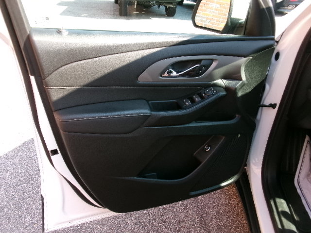 Used 2023 Chevrolet Traverse LT FWD image 18