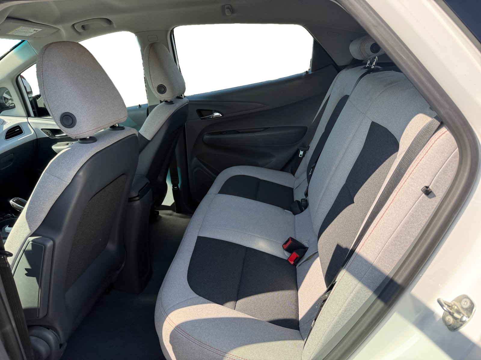 Used 2018 Chevrolet Bolt LT FWD image 16