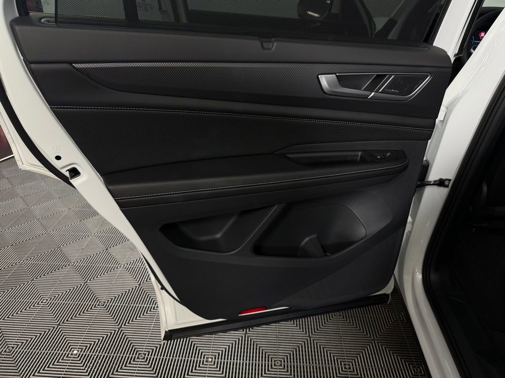 Used 2024 Volkswagen Atlas Cross Sport SEL Premium R-Line AWD/4WD image 29