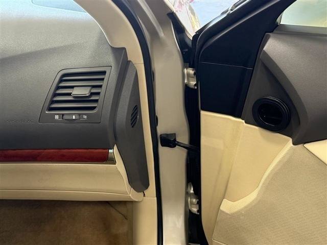 Used 2011 Lexus ES 350 w/ Luxury Pkg & Navigation FWD image 14