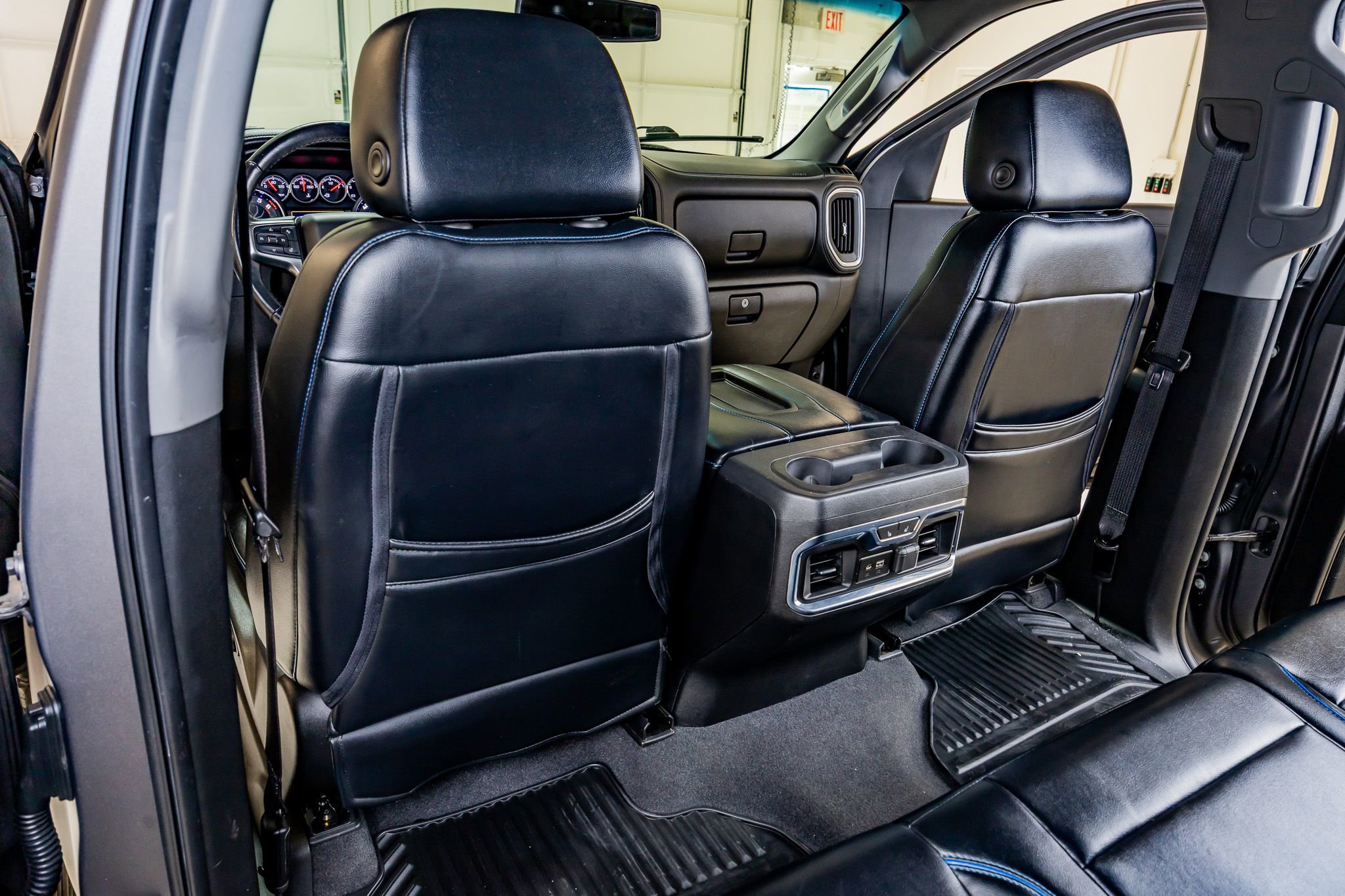Used 2020 Chevrolet Silverado 1500 LTZ w/ LTZ Premium Package AWD/4WD image 32