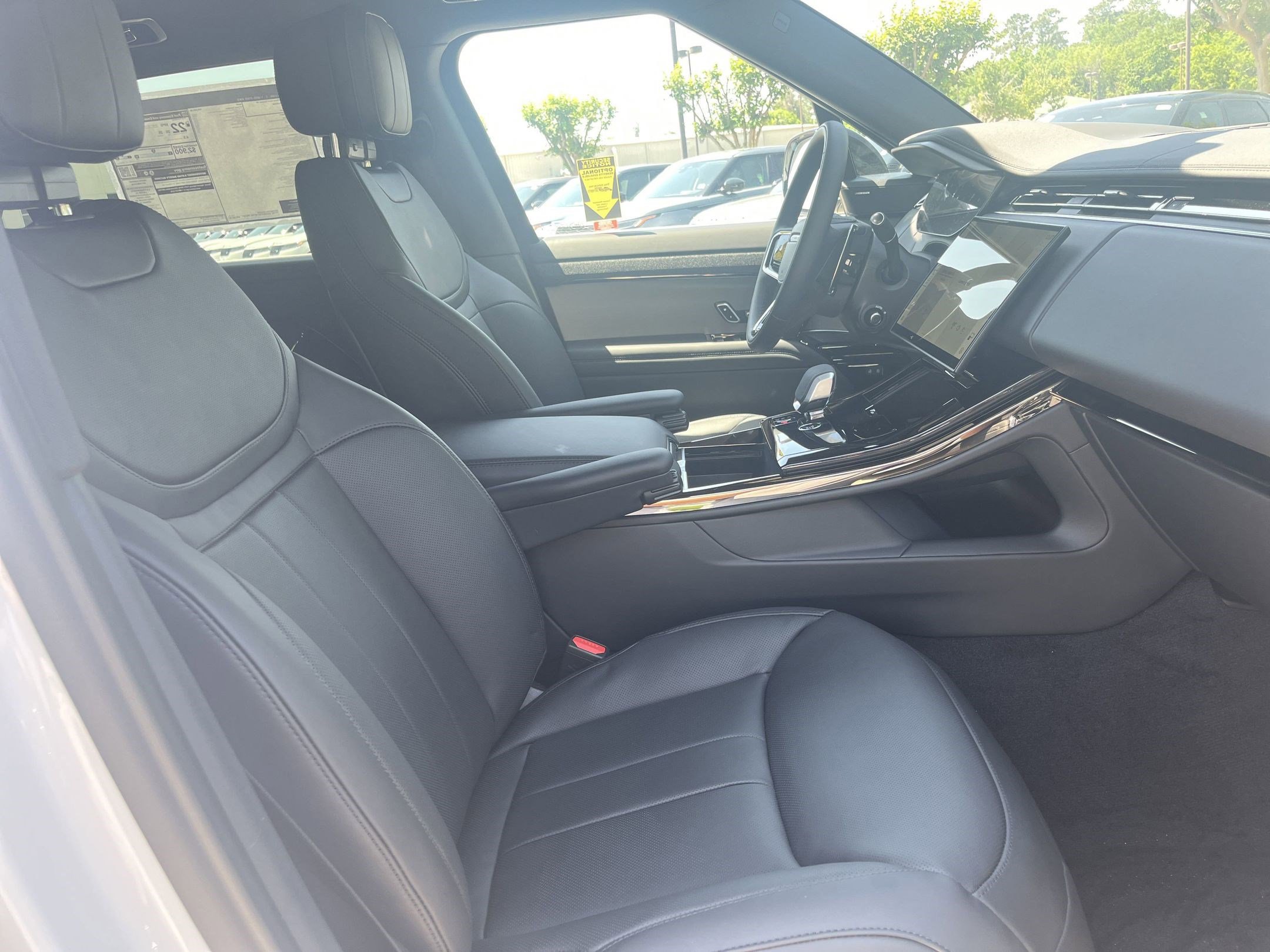 Used 2025 Land Rover Range Rover Sport Dynamic SE image 22