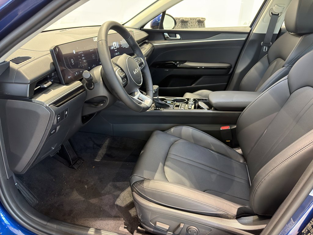 New 2026 Kia K5 EX image 12