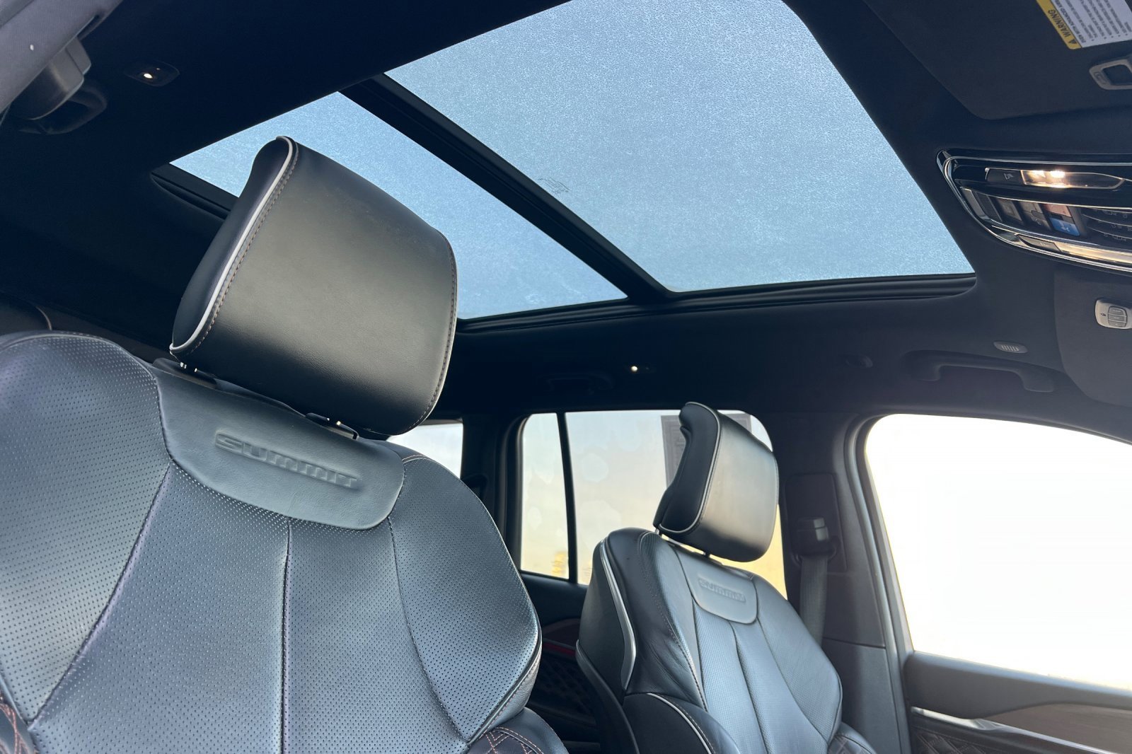 Used 2024 Jeep Grand Cherokee Summit image 19