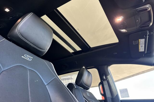 Certified 2025 Chrysler Pacifica Limited image 15