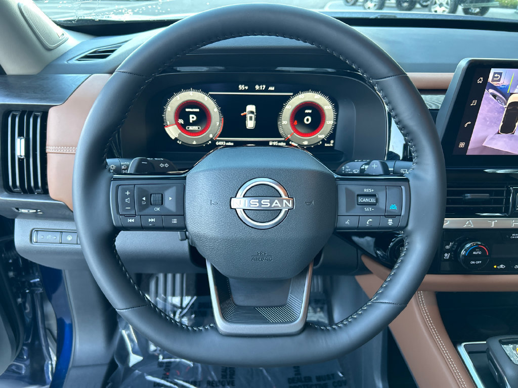 Used 2026 Nissan Pathfinder Platinum AWD/4WD image 17