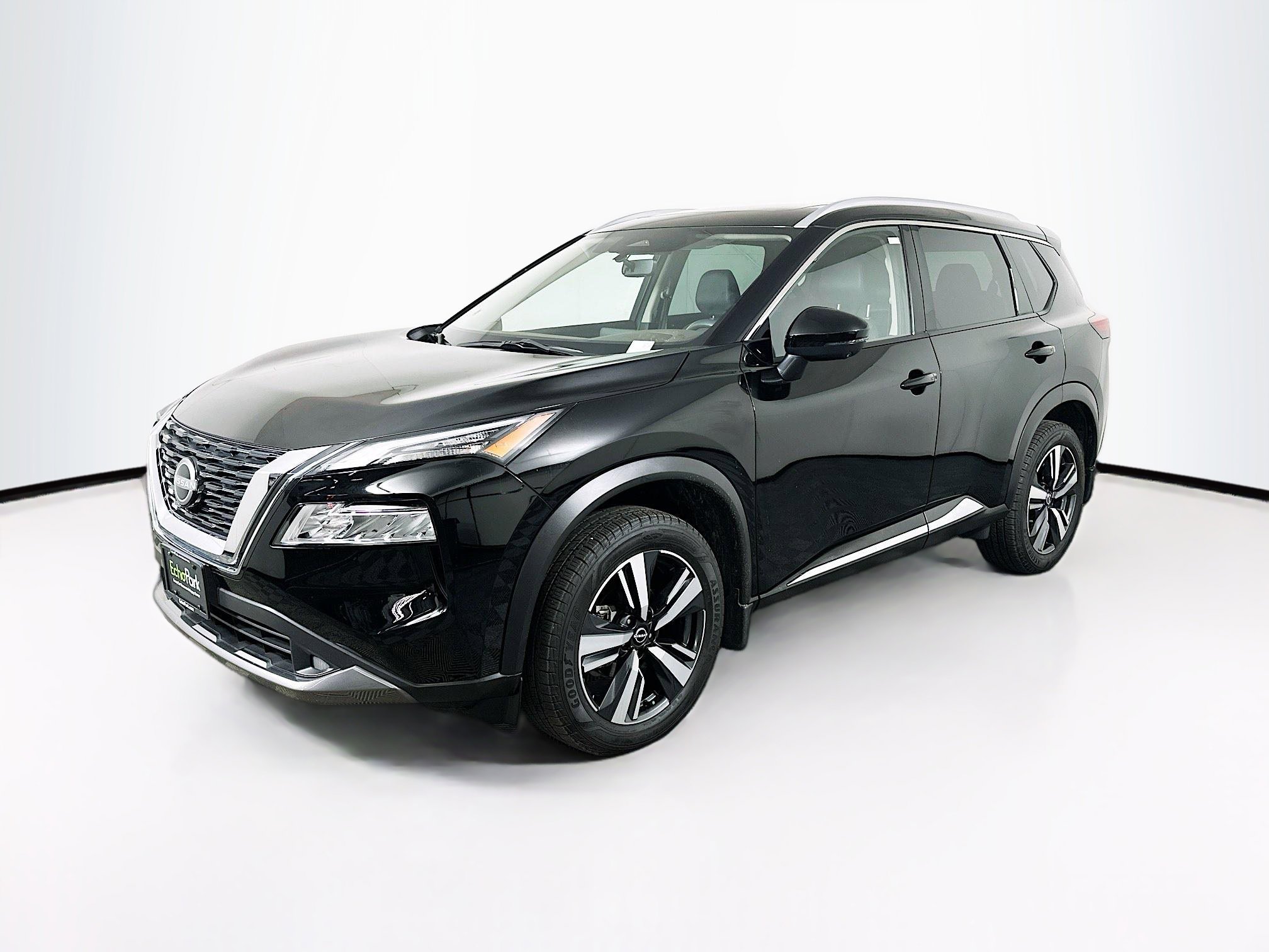 Used 2023 Nissan Rogue SL image 3