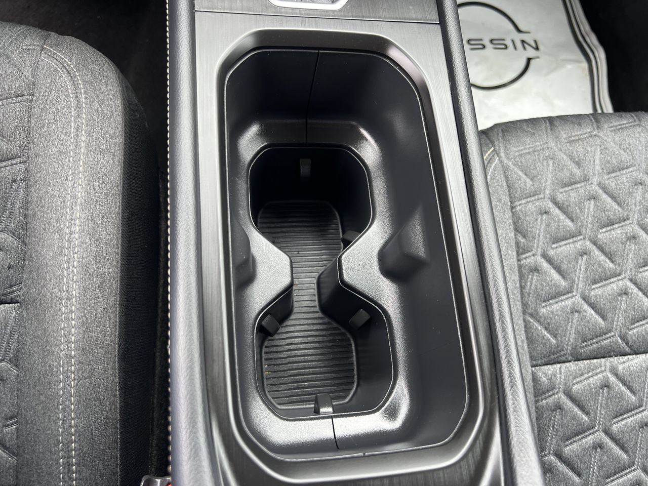 Used 2025 Nissan Kicks SV w/ Charging Package AWD/4WD image 18