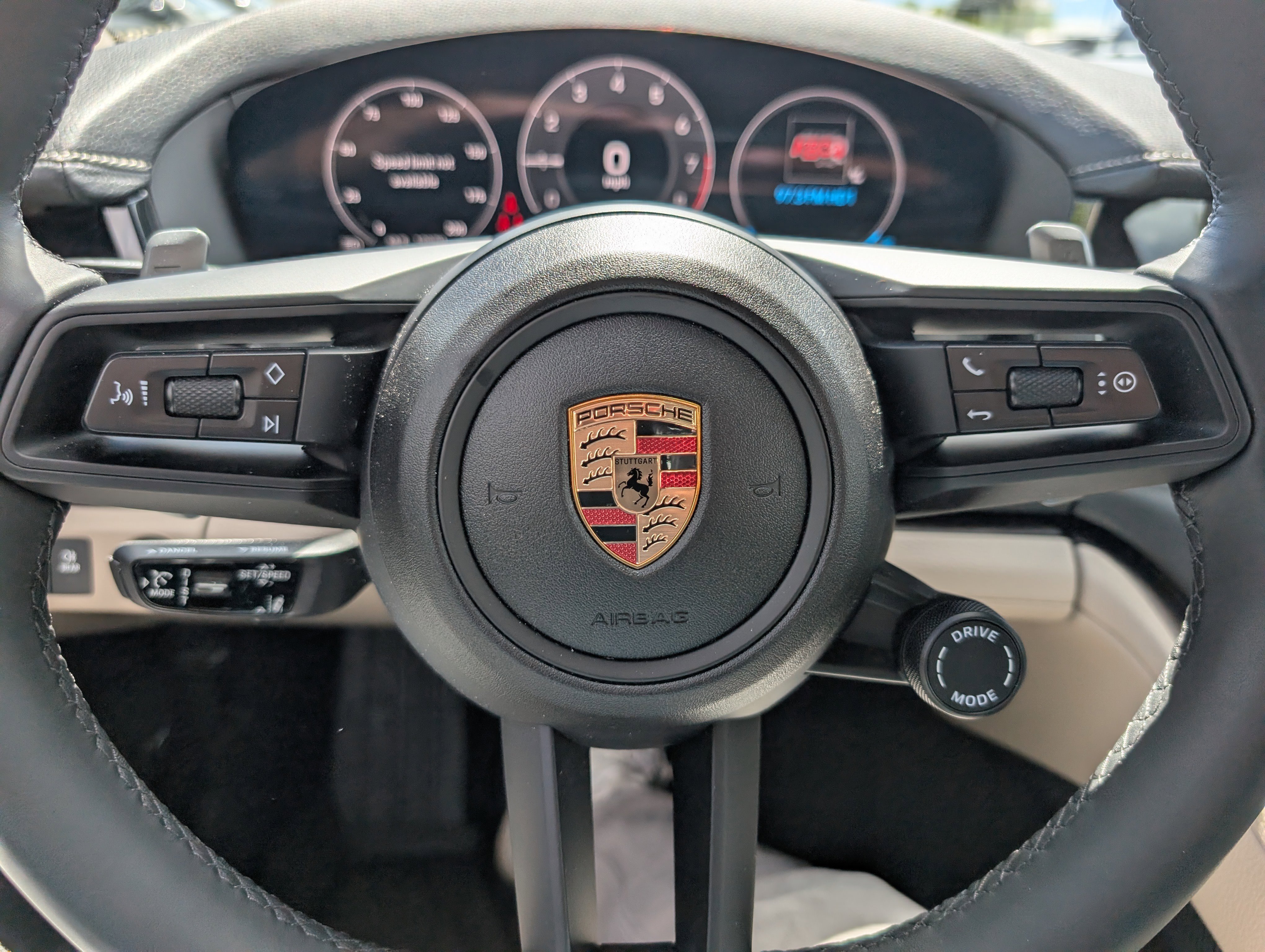 Certified 2025 Porsche Panamera 4 image 28