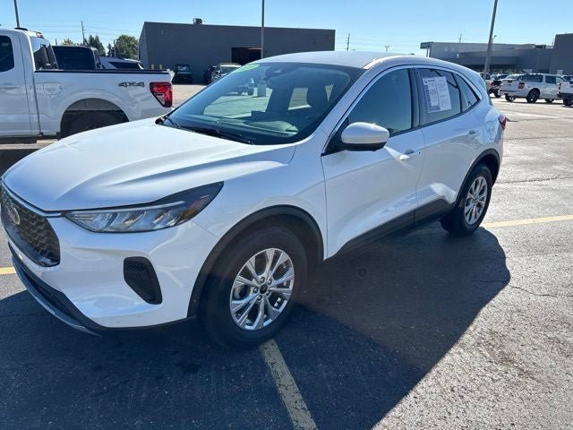 Used 2023 Ford Escape Active w/ Tech Pack #2 AWD/4WD image 15